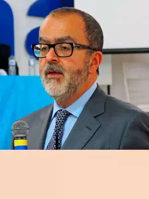 Dr. Eduardo Arruda