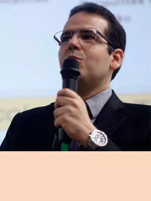 Dr. Gustavo Noronha